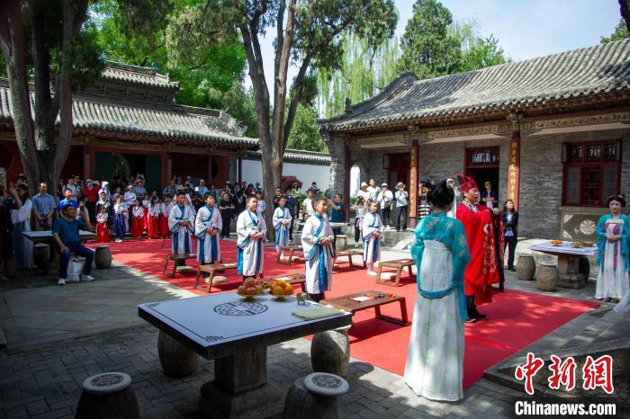5月18日,晋祠博物馆文昌宫举行“礼承晋韵 启智人生”文昌帝君参拜仪式。