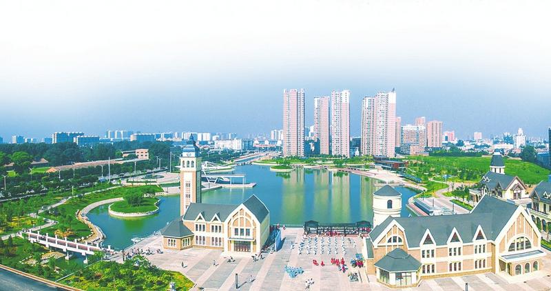 淮海公园风景如画。山西日报记者李家鸣摄