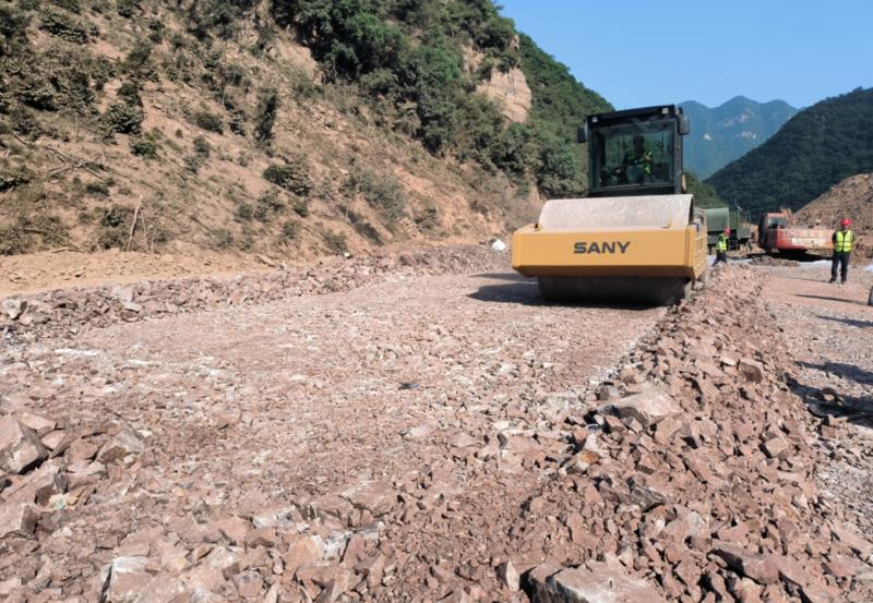 上水库大坝填筑碾压试验