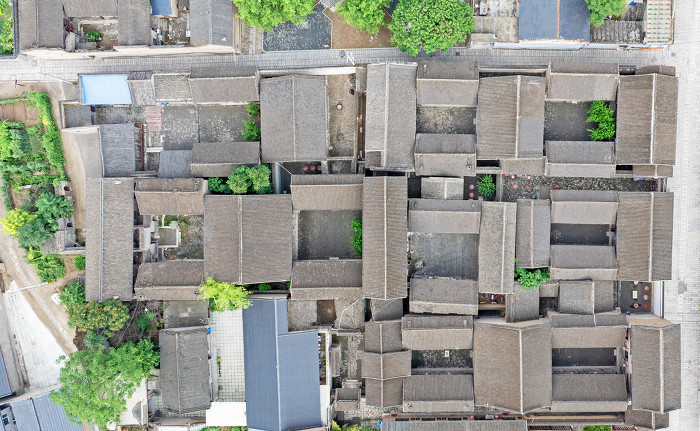 丁村民宅的木雕、石雕艺术精美,彰显着古代人民的智慧。