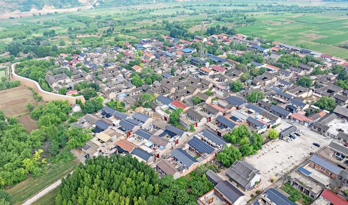 丁村,是国家级传统村落和历史文化名村,拥有丁村遗址和丁村民宅两处全国重点文物保护单位。