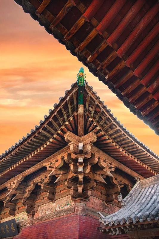 ▲秋日夕阳下的万佛殿 配图9