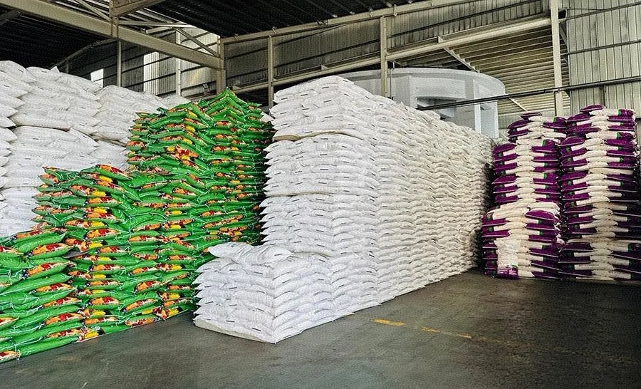 准备发往外地的肥料