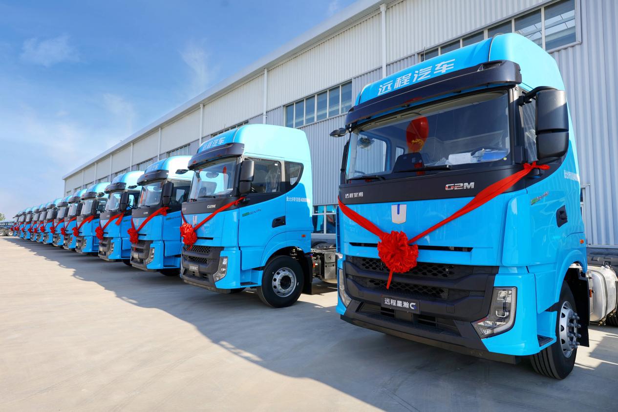 甲醇汽车 杨晨光摄 配图3