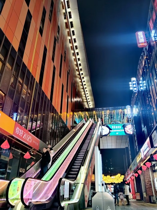 中正天街如画夜景绽新春