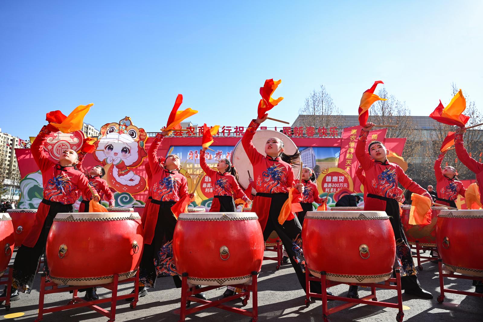 祁县举行元宵社火展演 张钰佳 摄