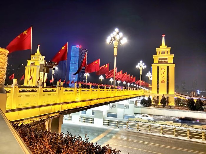 ▲迎泽大桥夜景