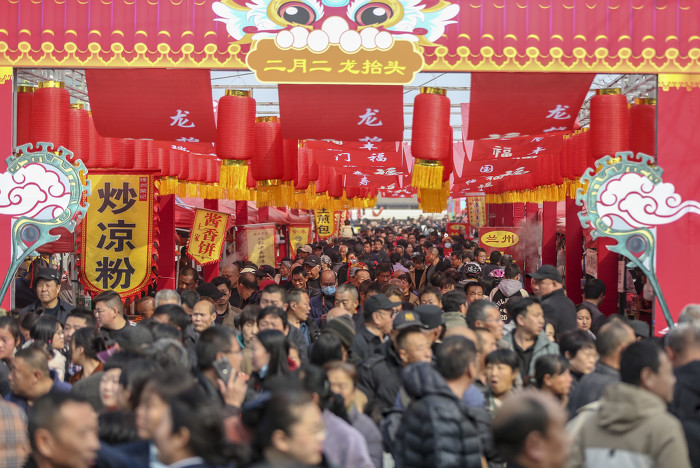 ▲古庙会人头攒动