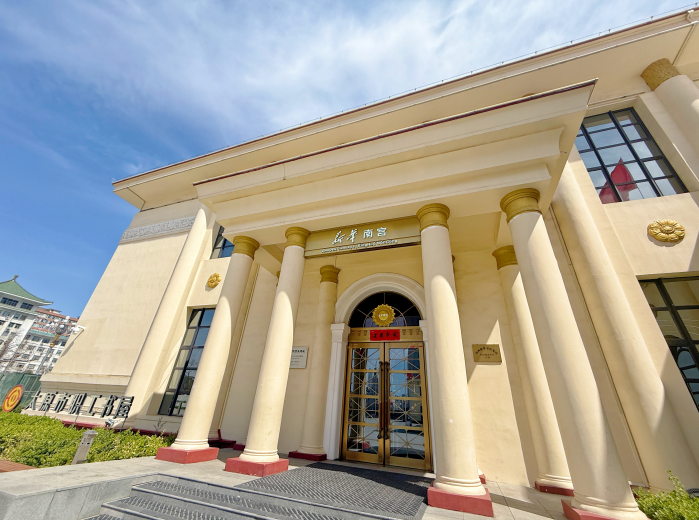 太原新华南宫书店