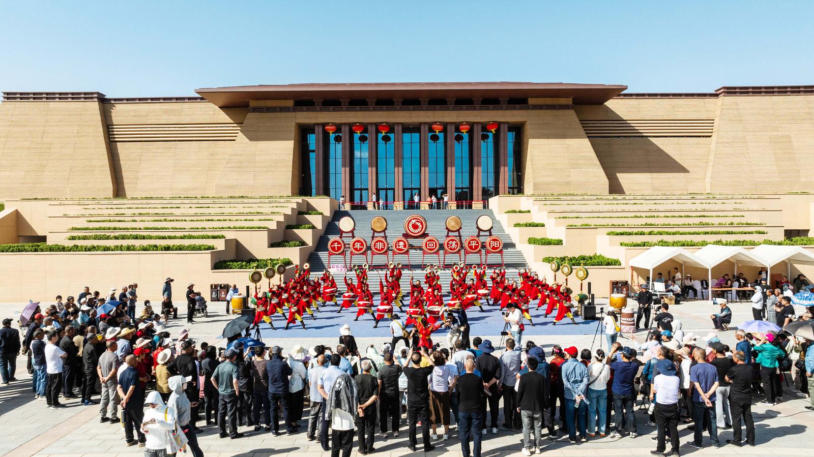 千年非遗·回荡平阳”主题展演,汾市陶寺遗址博物馆火热进行。