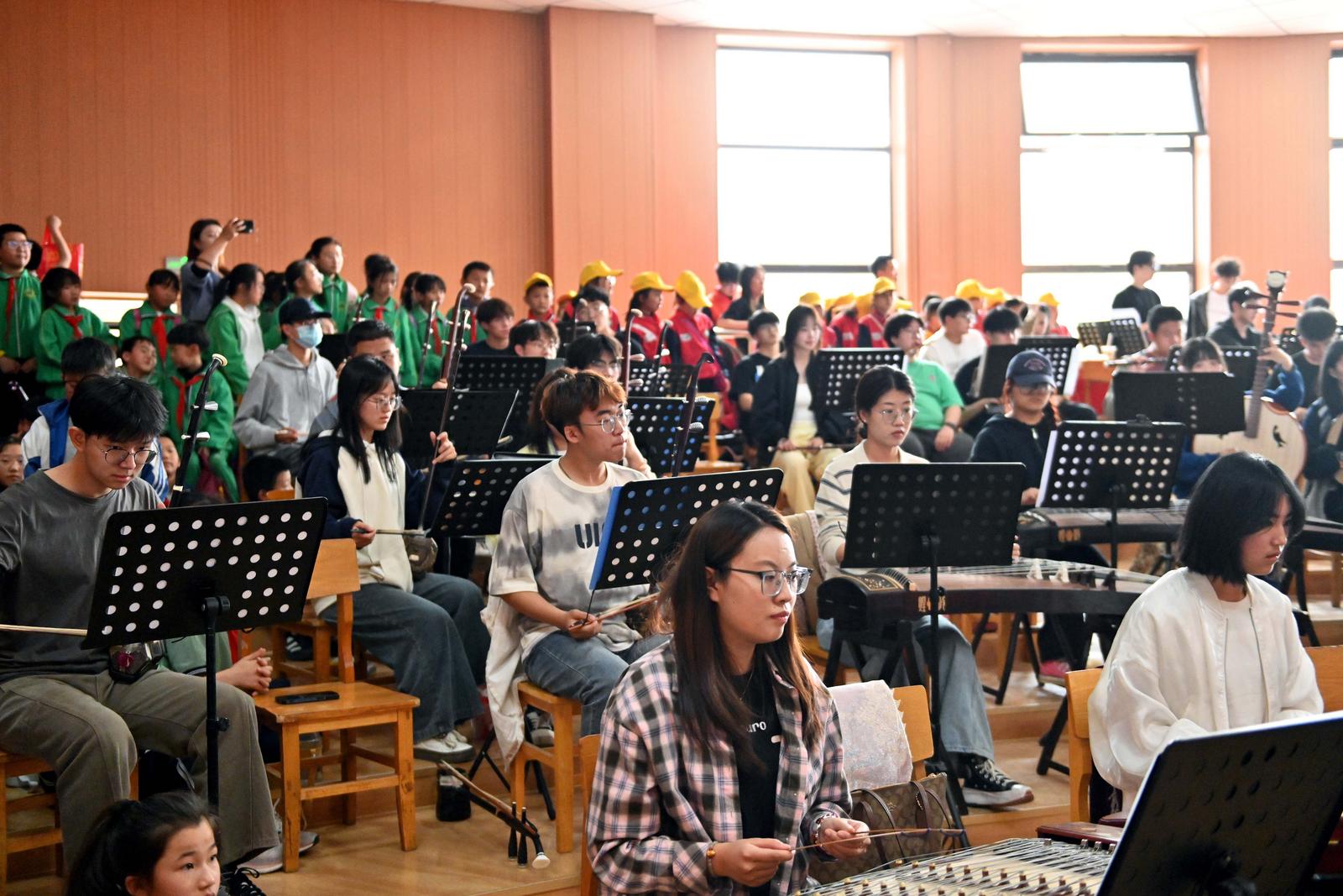 童声探音律,美育启新程