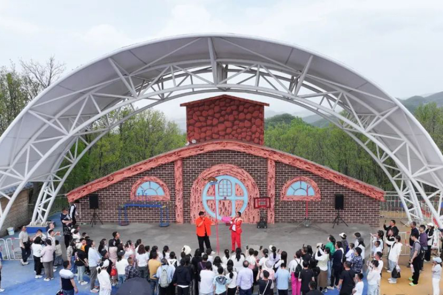 仙堂山景区推出“山水+人文+创意”多元游法。