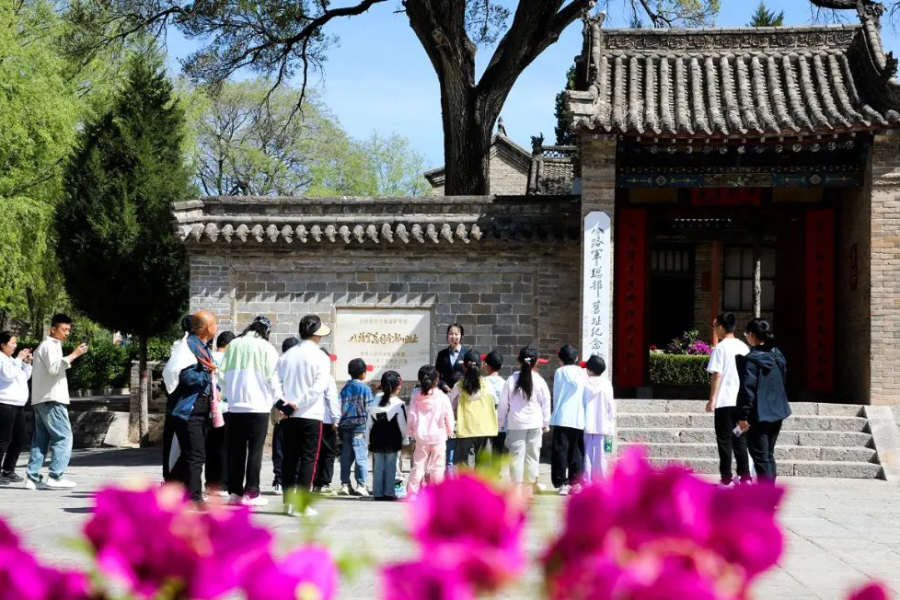 “五一”假期,武乡红色旅游受青睐。