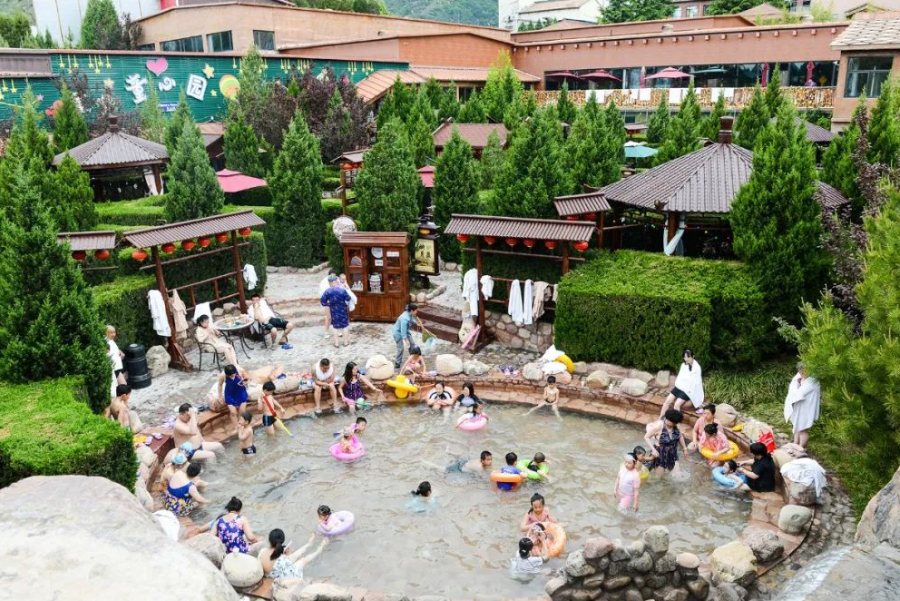 壶山温泉成游客康养度假热门目的地。