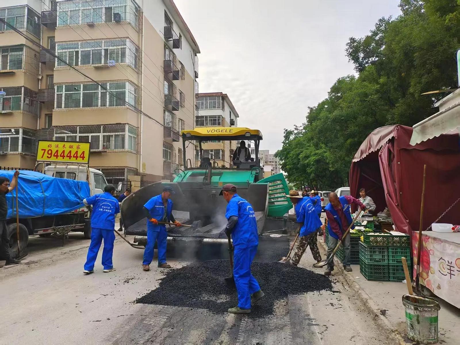 协调各方力量抓紧施工。