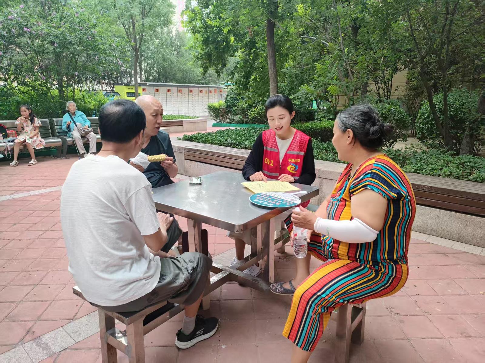 工作人员讲述真实的电信诈骗案例