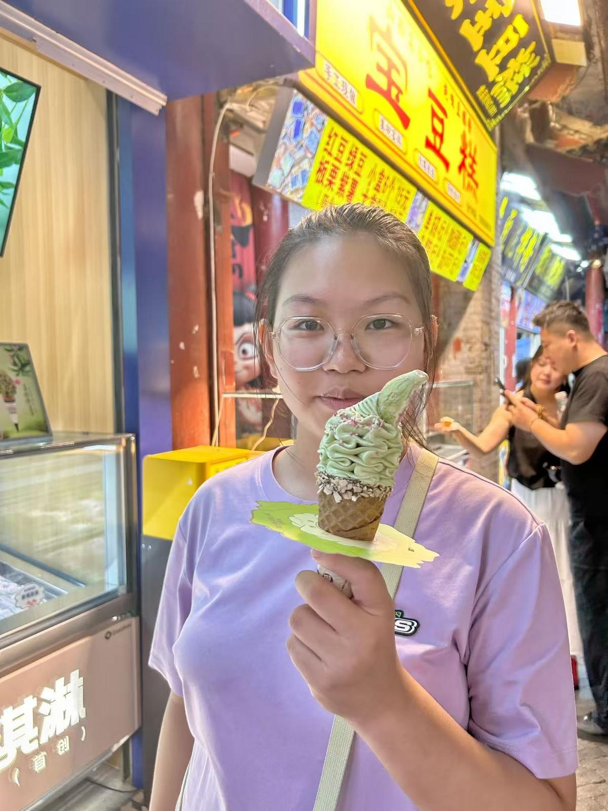 一口冰淇淋,来个透心凉