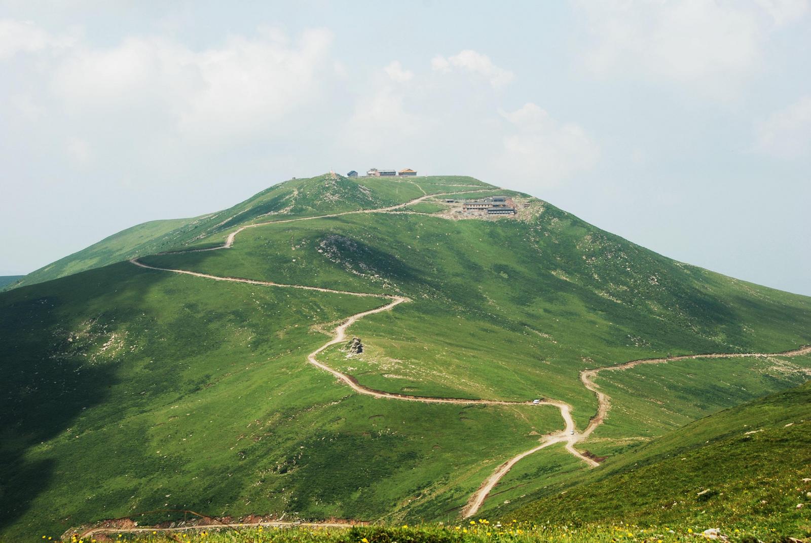 五台山西台挂月峰(续世朝提供)