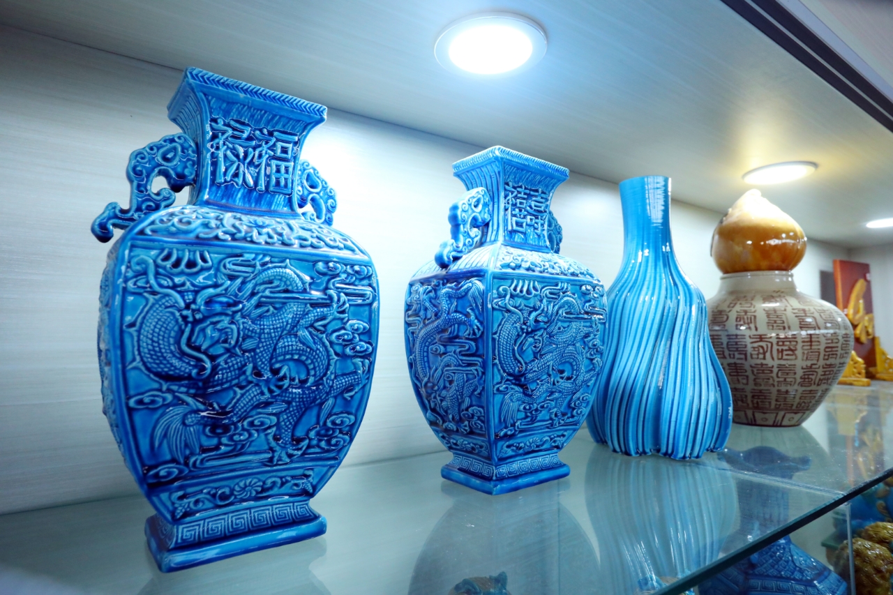 方寸展馆藏乾坤,万彩琉璃述春秋