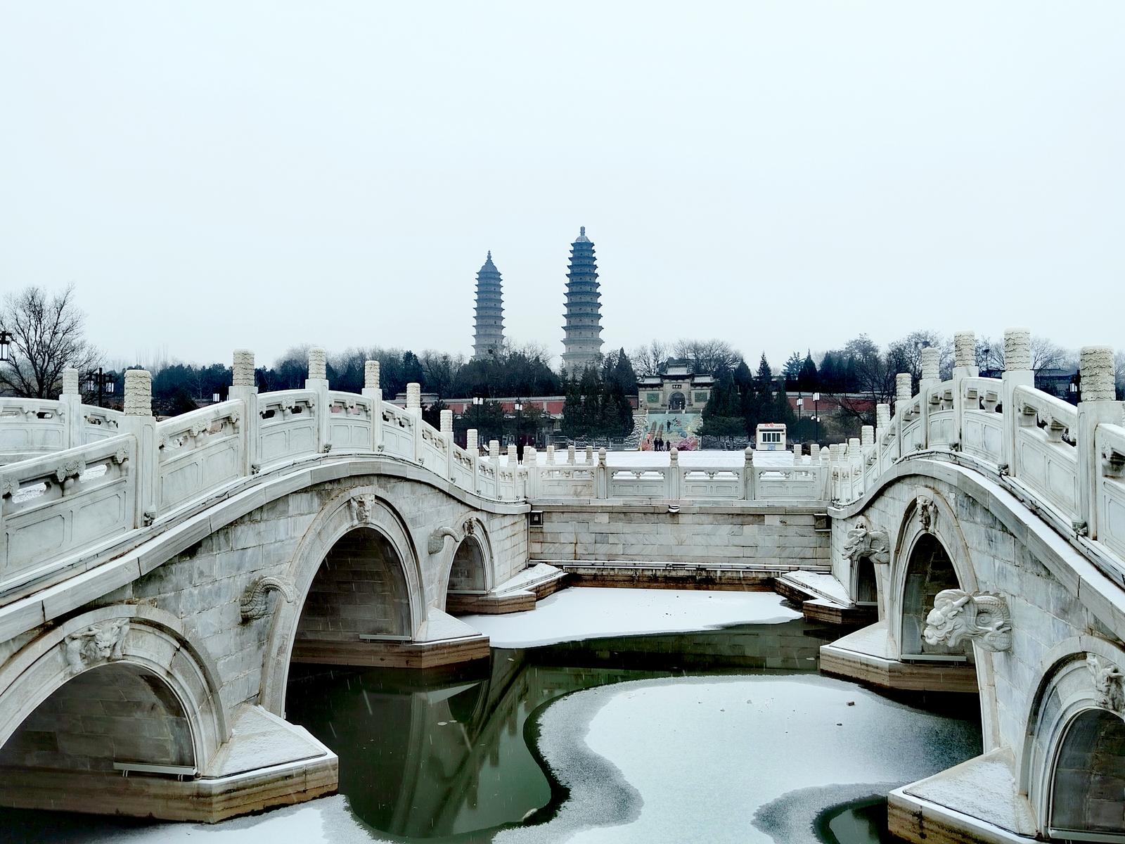 1月25日,雪后太原市双塔景区。