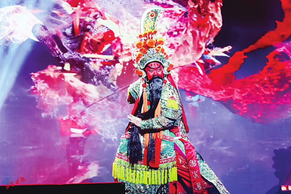 山西地方戏曲互动表演。