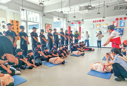 点击放大